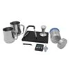Barista Kit - 10-teilig - Inkl. 2 Milchkännchen, Tamper, Bürste, Timer & Thermometer 2 Barista Kit - 10-teilig - Inkl. 2 Milchkännchen, Tamper, Bürste, Timer & Thermometer -Beste Küchengeräte Geschäfte BKF10 E 1neu 078c