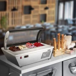 Tisch-Eisvitrine - 805mm - Für 4x 5L Eisbehälter - Gewölbter Deckel 20 Tisch-Eisvitrine - 805mm - Für 4x 5L Eisbehälter - Gewölbter Deckel -Beste Küchengeräte Geschäfte EAVNR67 raum1 99c5