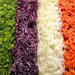 Elektrischer Gemüseschneider - 800 Watt - Inkl. 3 Schneidescheiben 17 Elektrischer Gemüseschneider - 800 Watt - Inkl. 3 Schneidescheiben -Beste Küchengeräte Geschäfte detail shredded vegetables b819 1